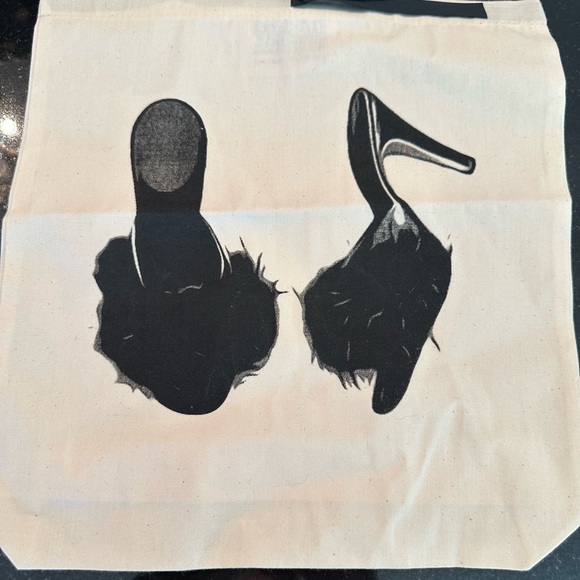 ⭐️NWOT⭐️ Bag-all FEATHER SLIPPER bag. - Picture 6 of 6